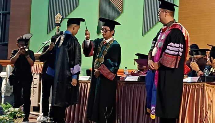 Rektor Prof Dr Ir Albiner Siagian Wisuda 197 Mahasiswa IAKN Tarutung