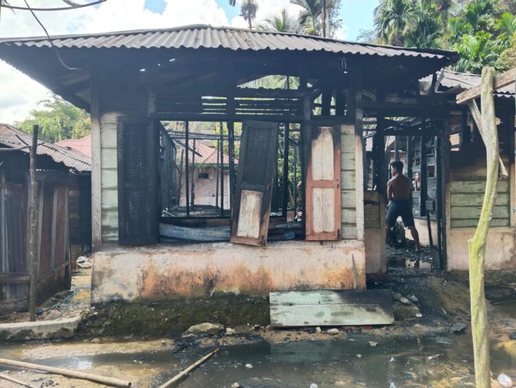 Kebakaran di Batu Madingding, 3 Rumah dan 1 Gudang Hangus, Kerugian Capai Rp310 Juta