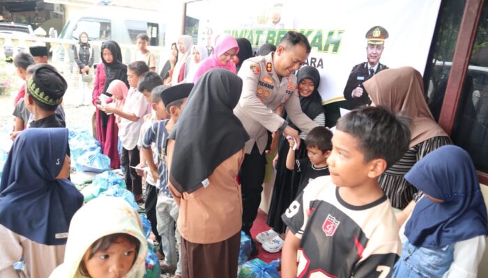 Jumat Berkah, Kapolres Agara Bersama Bhayangkari Santuni Anak Yatim