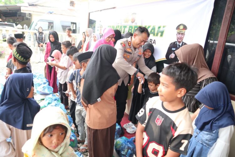 Jumat Berkah, Kapolres Agara Bersama Bhayangkari Santuni Anak Yatim