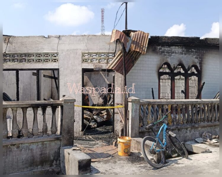 Diduga Menyuling BBM Subsidi Sambil Merokok, Rumah Pengepul di Perbaungan Ludes Terbakar