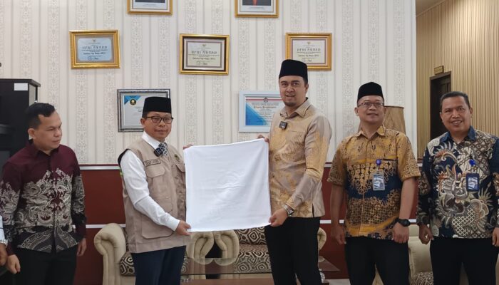Tirtanadi Serahkan 5.974 Handuk Untuk Jamaah Calon Haji Medan