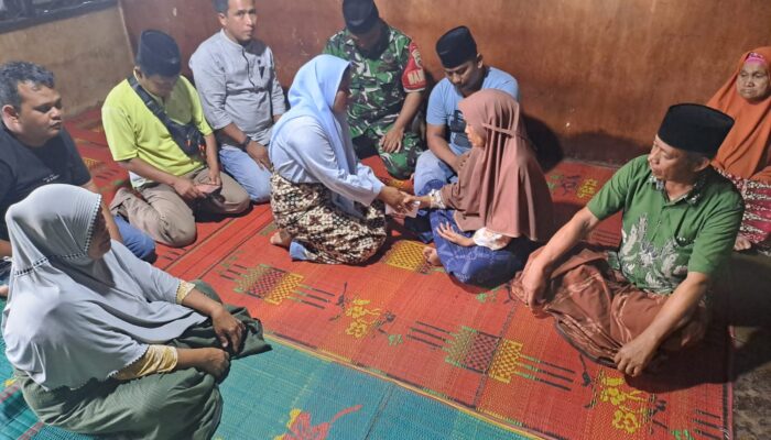 Wujud Solidaritas, Korwasis Madina Serahkan Donasi Dukacita untuk Keluarga Almarhum Zakaria Siregar