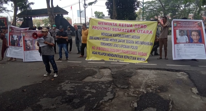 Kasus Penganiayaan Mandek, Massa Desak Polrestabes Medan Segera Bertindak