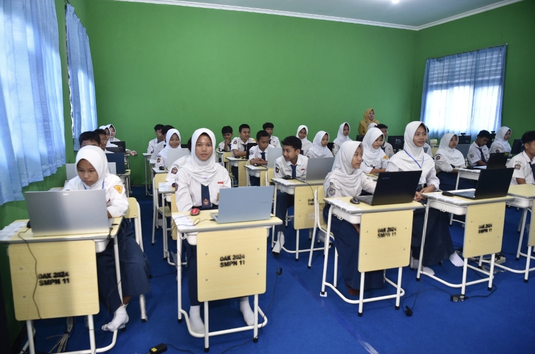 1,9 Juta Siswa Ikuti TKA Tingkat SMP, Kemendikdasmen: Lancar dan Terkendali