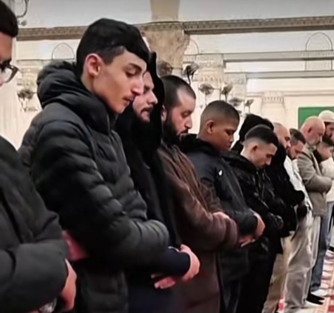 Setelah 40 Hari Ditutup Israel, Masjid Al Aqsa Kembali Dibuka