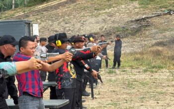 Ajudan Wabup Agara Bripka Reza Satria Juara Latihan Menembak